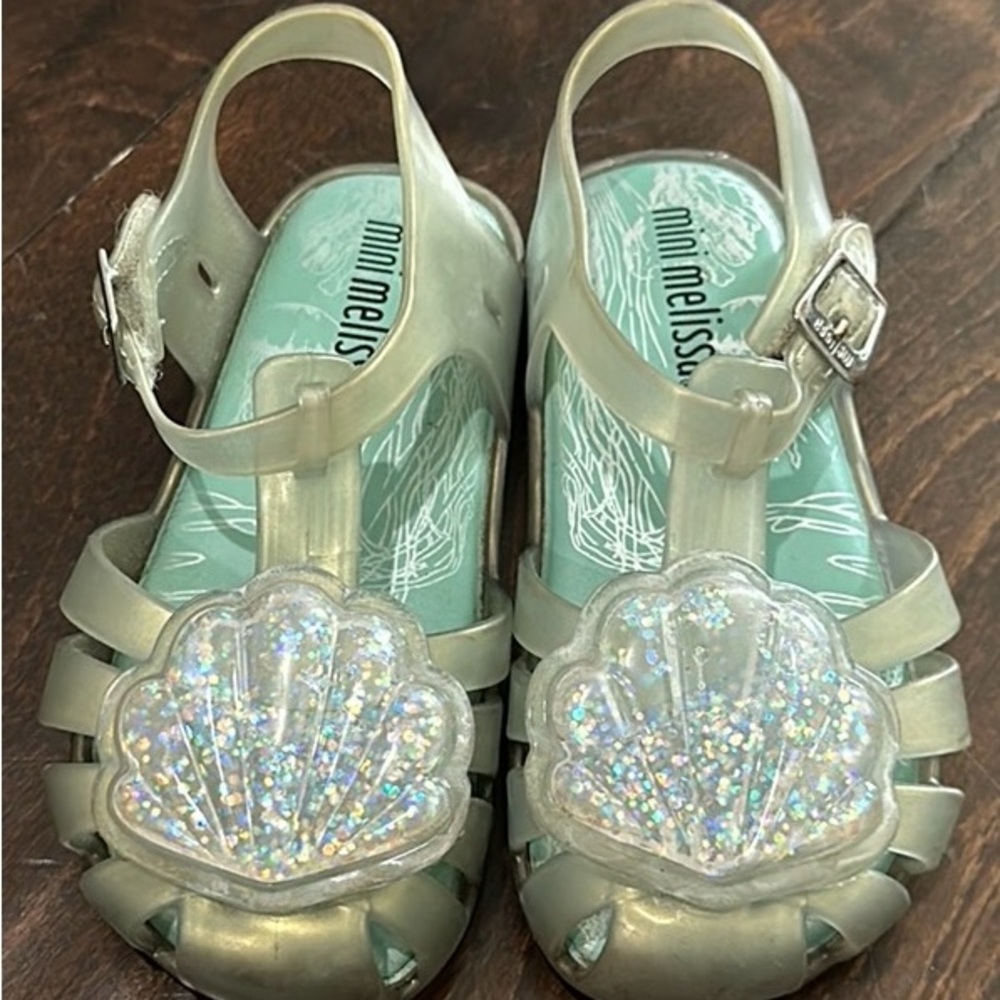 Mini Melissa mermaid, shell sandals
